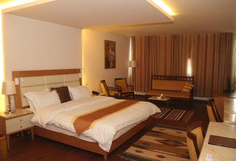 اتاق استاندارد, Saleem Afandi