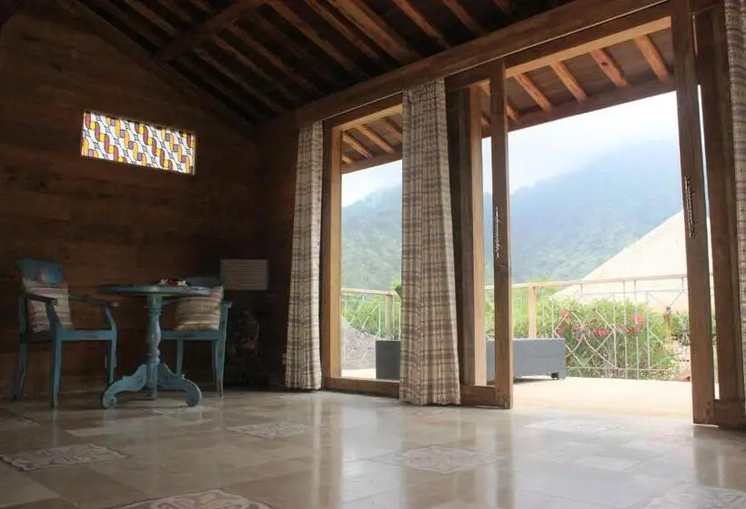 山の見えるスーペリアルーム, Sun Suko Boutique Resort