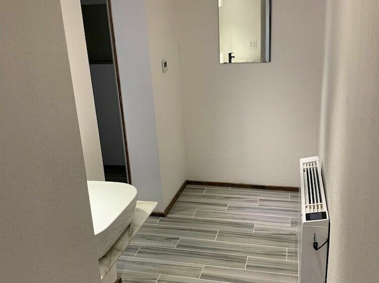 バス共有のスタンダードルーム, Powder Temple