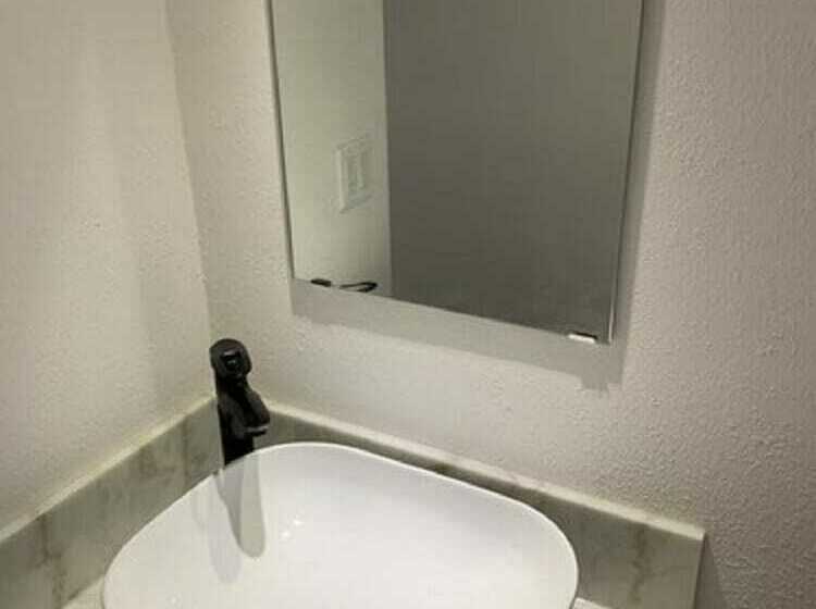 バス共有のスタンダードルーム, Powder Temple