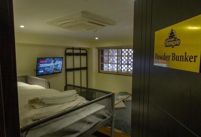 Economy Quadruple Room, Powder Temple