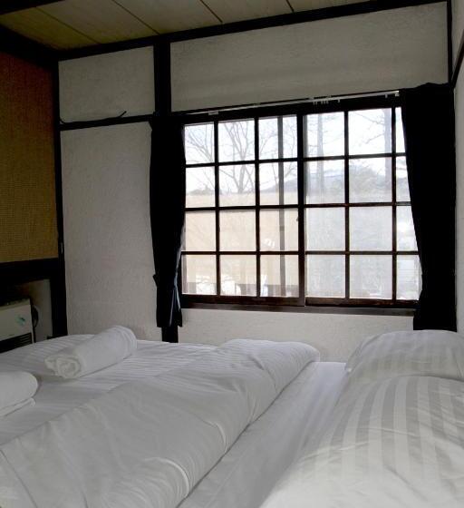 バス共有のスタンダードルーム, Powder Temple