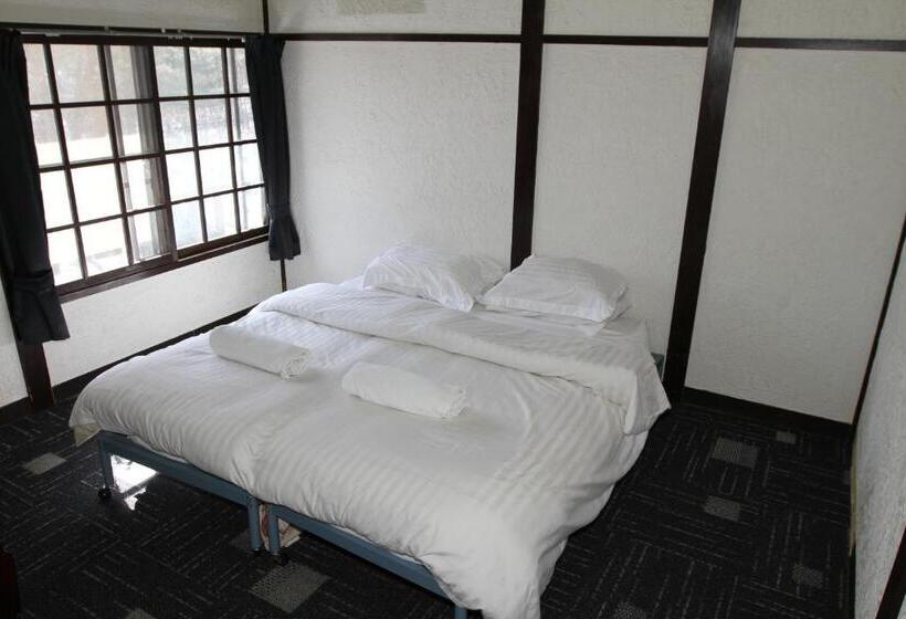 バス共有のスタンダードルーム, Powder Temple