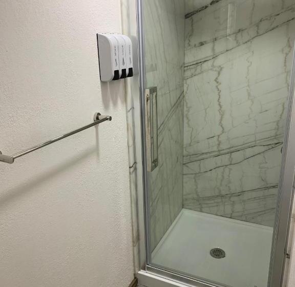 エコノミー4人部屋, Powder Temple