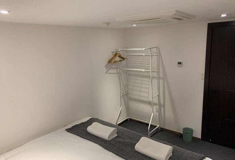 エコノミールーム, Powder Temple