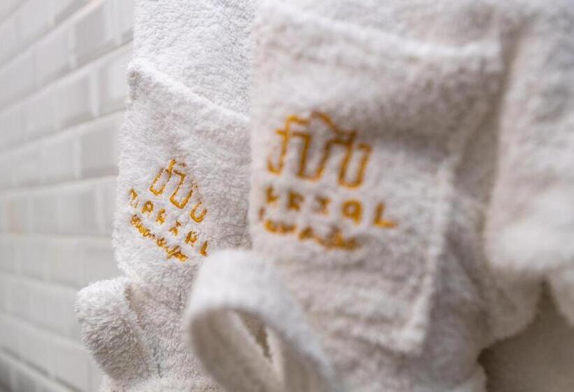 اتاق لوکس با بالکن, Marxal Resort & Spa