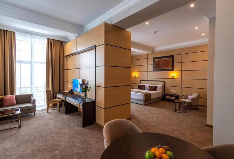 سوئیت با بالکن, Marxal Resort & Spa