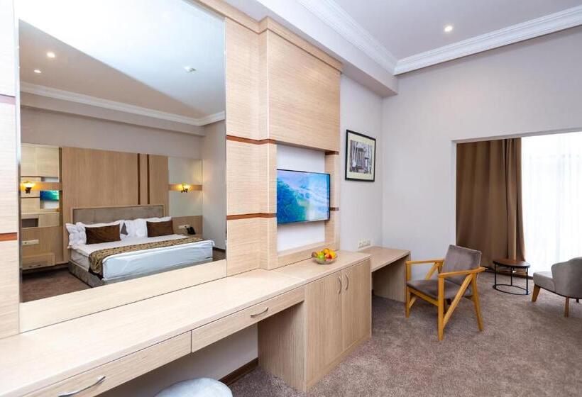 اتاق استاندارد سه نفره, Marxal Resort & Spa