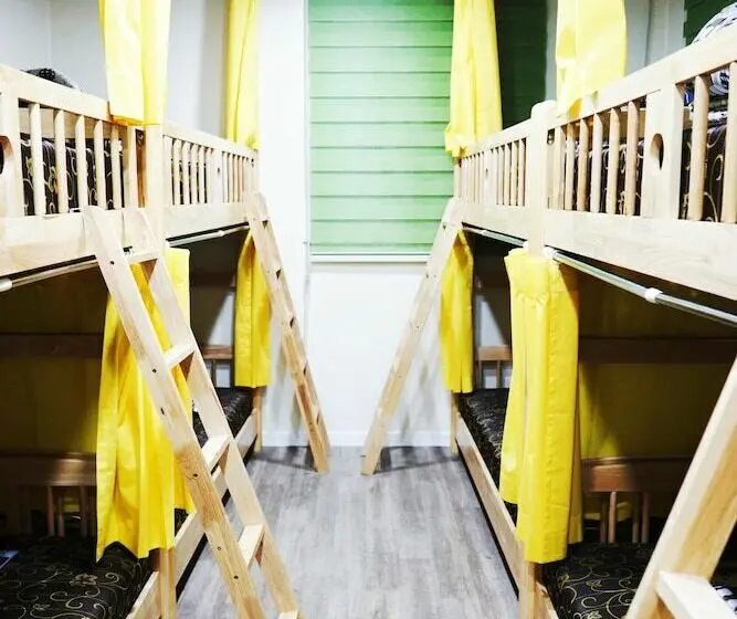 Vuode Makuusalissa, Onna Guesthouse   Hostel