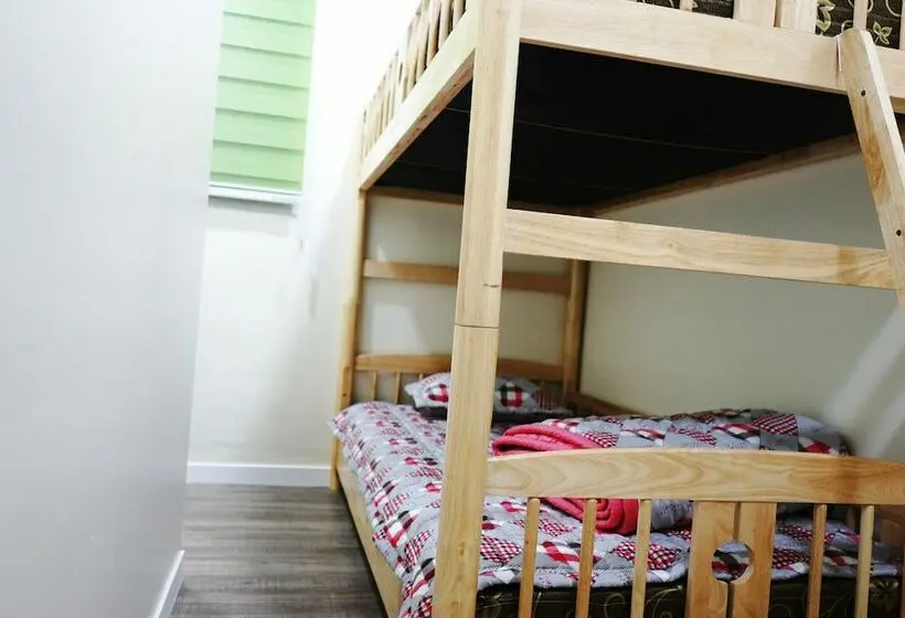 Standard-huone, Onna Guesthouse   Hostel