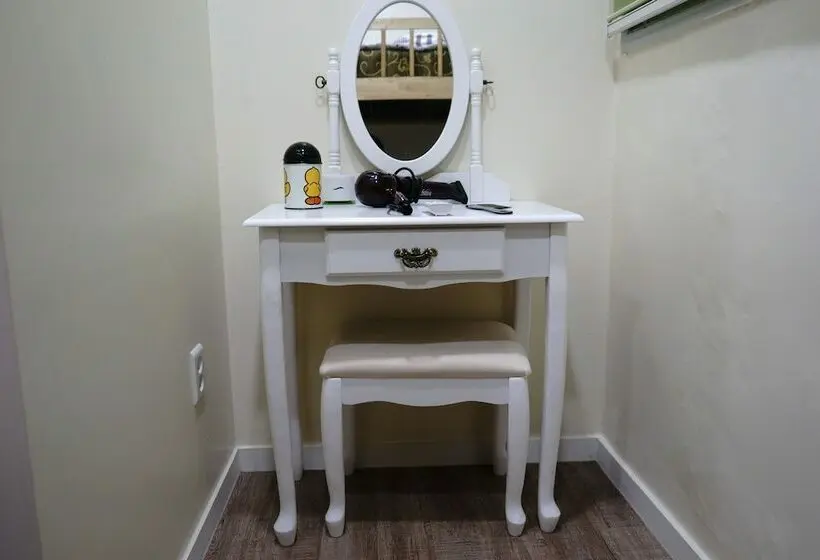 Standard-huone, Onna Guesthouse   Hostel