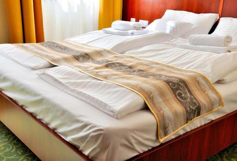 חדר סטנדרט, Partium Hotel Szeged