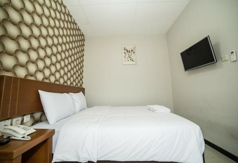 Superior Rum, Sunrise Hotel Semarang