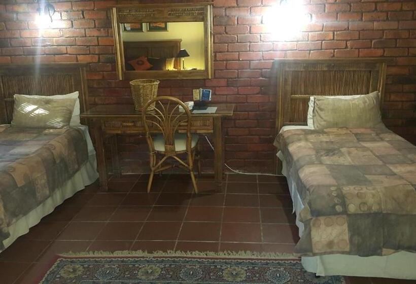 غرفة عائلية, Albatross B&b