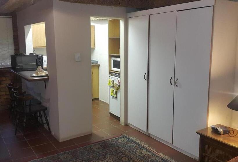 غرفة عائلية, Albatross B&b