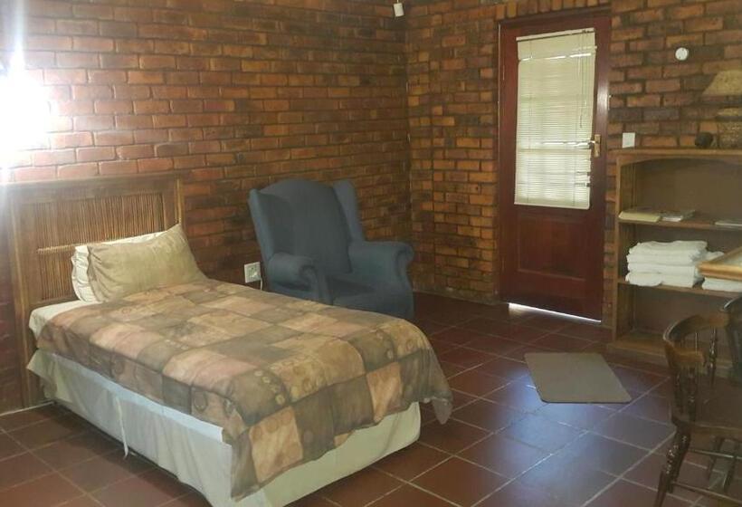 اتاق خانوادگی, Albatross B&b