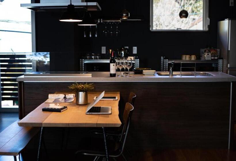 景色の見える一ベッドルームアパートメント, Starry