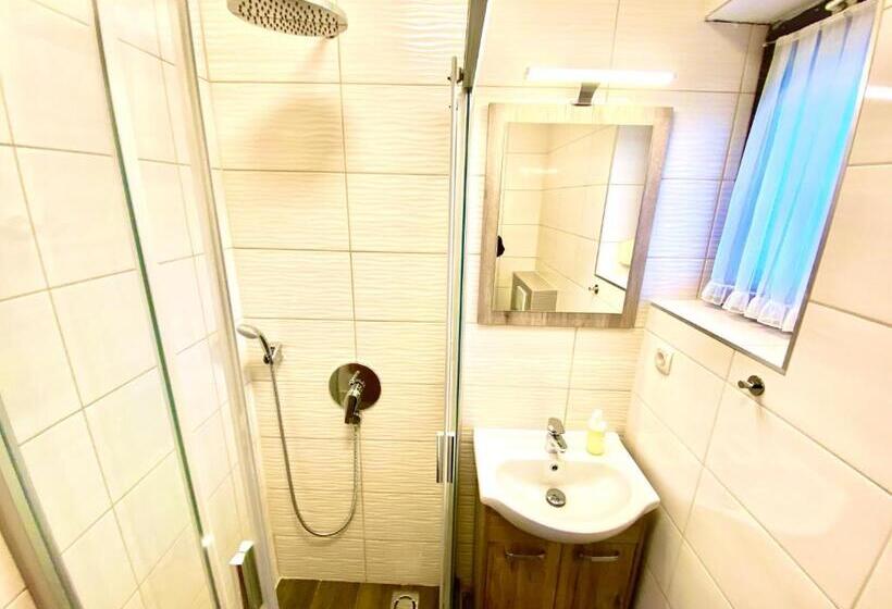 Номер Стандарт Трехместный, See Vendégház Siófok