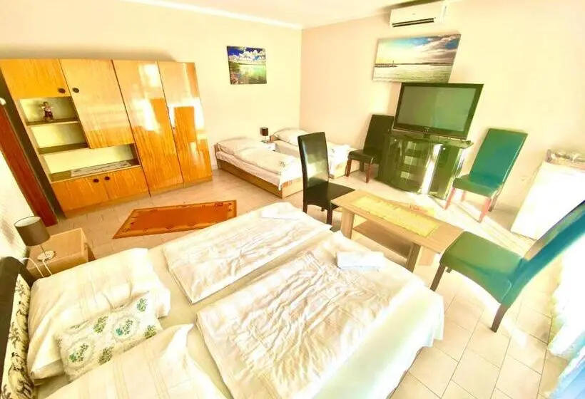 اتاق استاندارد چهار تخته, See Vendégház   Siófok