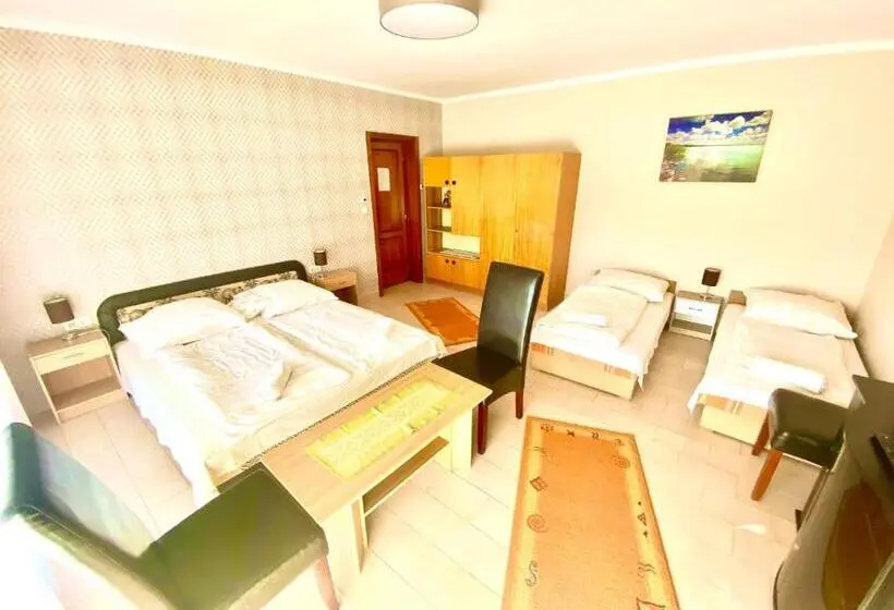 اتاق استاندارد چهار تخته, See Vendégház   Siófok