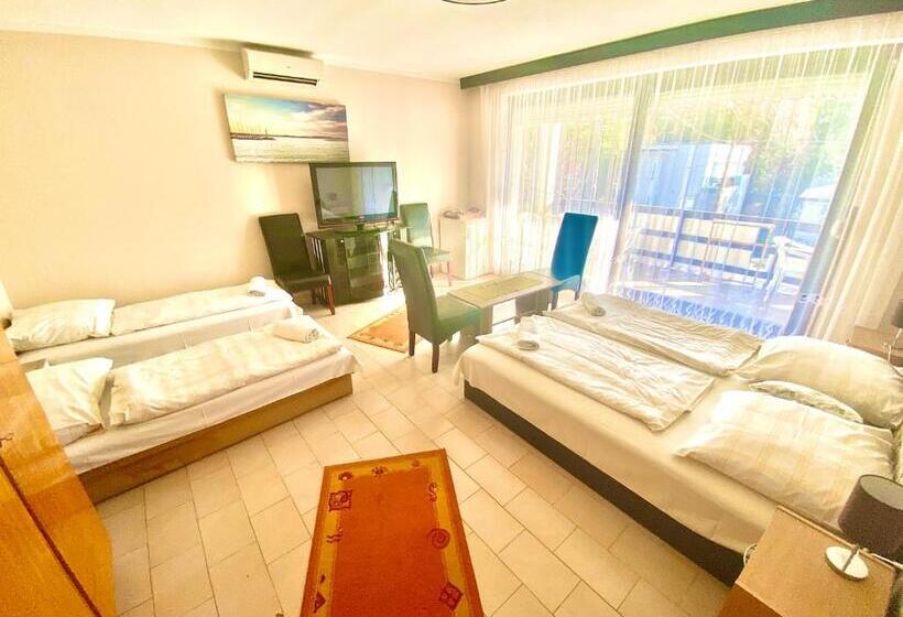 Четырехместный Номер Стандарт, See Vendégház Siófok