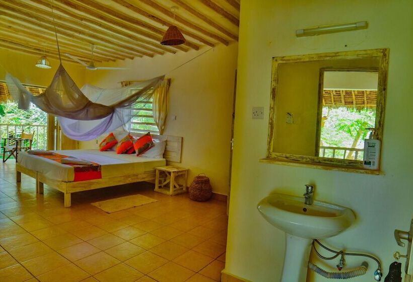 اتاق خانوادگی, Upani In Diani