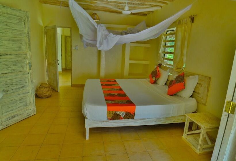 اتاق خانوادگی, Upani In Diani