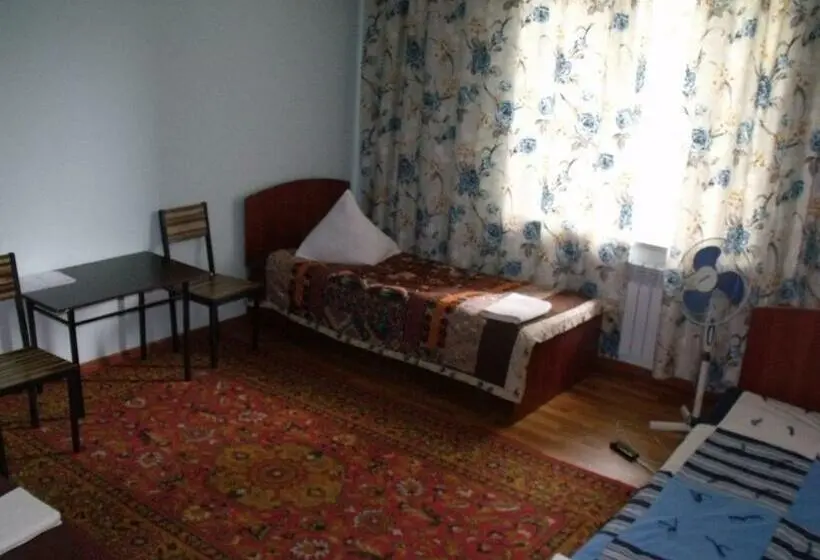 تختخواب در اتاق مشترک, Hostel Visit Osh