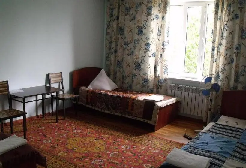 تختخواب در اتاق مشترک, Hostel Visit Osh