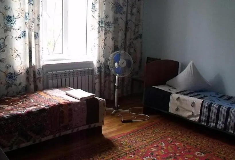 تختخواب در اتاق مشترک, Hostel Visit Osh