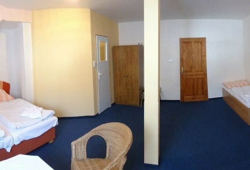 标准三人间, Alfonska