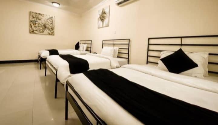 اتاق استاندارد سه نفره, M