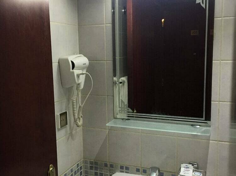 标准三人间, Manazel Alaswaf