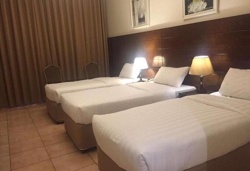 标准三人间, Manazel Alaswaf