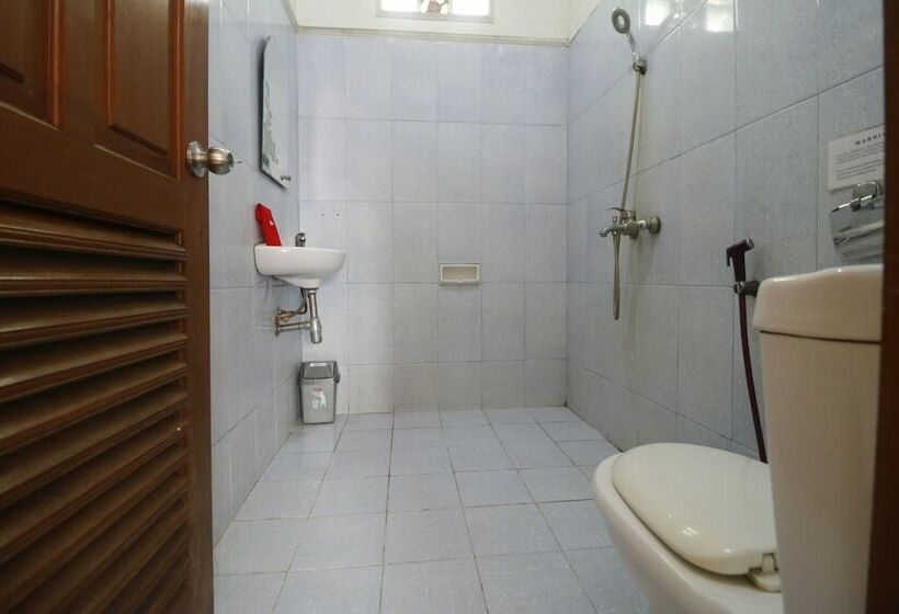Номер Deluxe, Capital O Hotel Andalus Cibogo Puncak