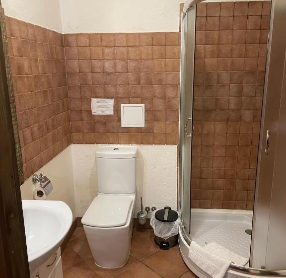 Junior Suite Familiar, Shulc