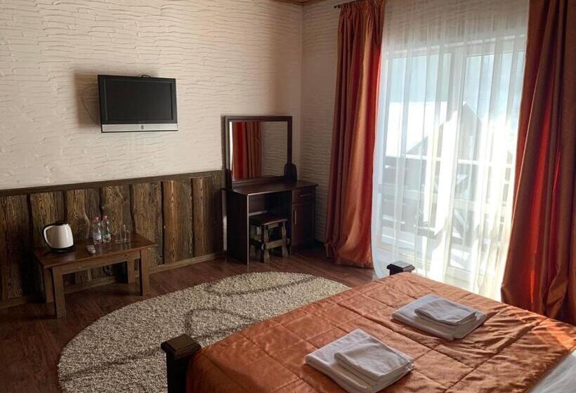 Junior Suite Familiar, Shulc