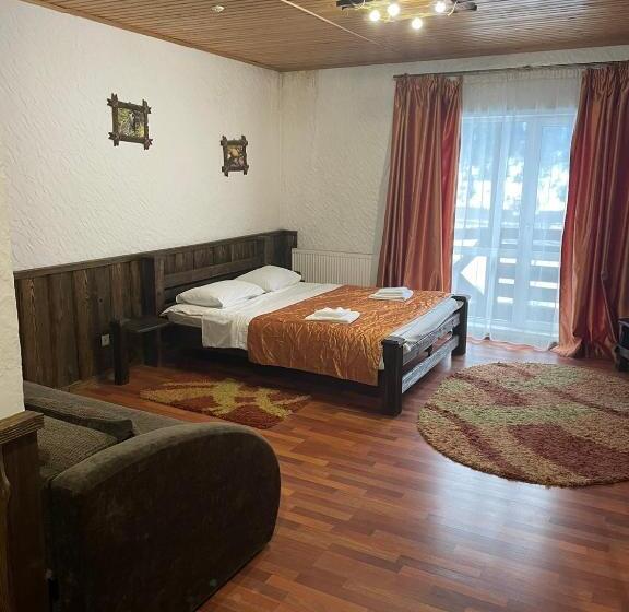 Junior Suite Familiar, Shulc