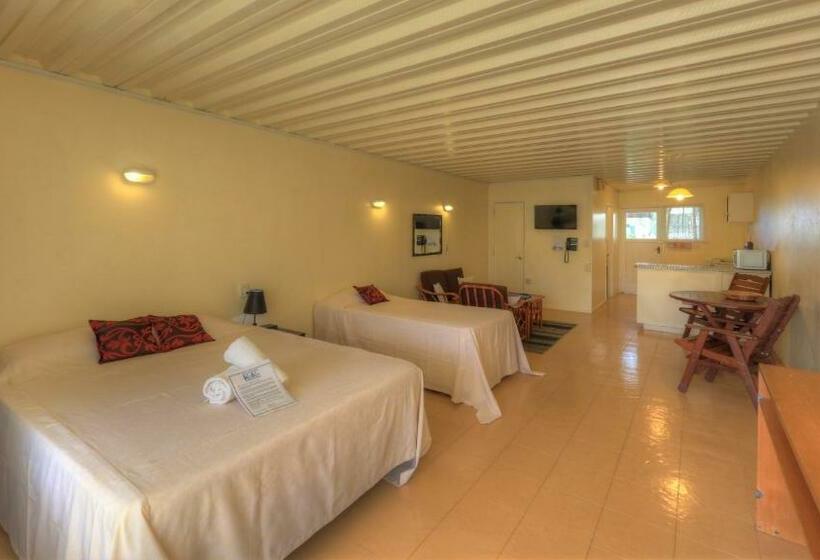 اتاق استاندارد با چشمانداز استخر, Kiikii Inn & Suites