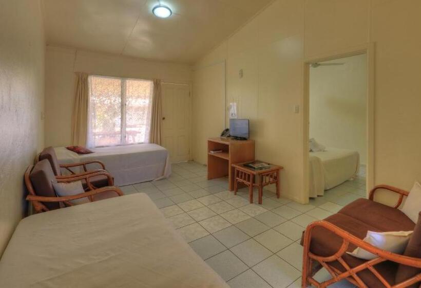 اتاق خانوادگی با چشمانداز باغ, Kiikii Inn & Suites