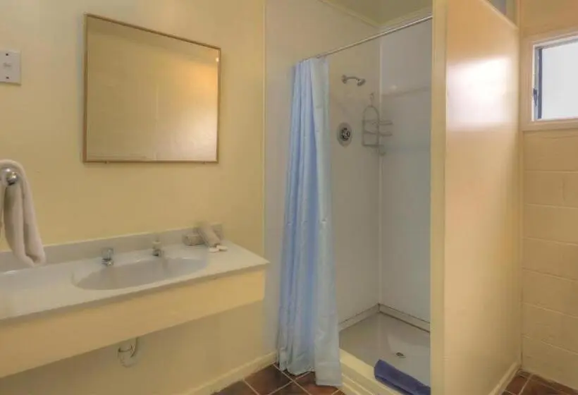 اتاق استاندارد با چشم‌انداز دریا, Kiikii Inn & Suites