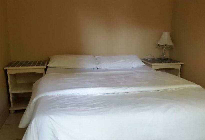 Номер Стандарт Совместная Ванная, Accoustix Backpackers Hostel