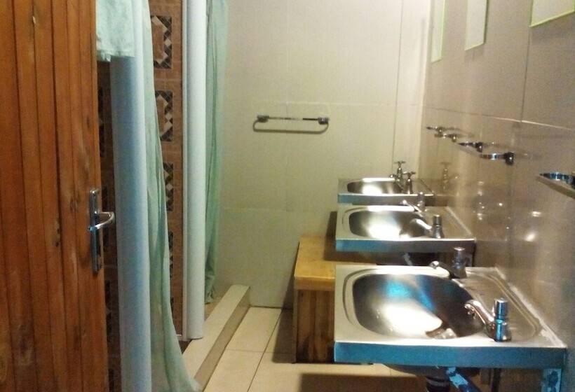 Номер Стандарт Совместная Ванная, Accoustix Backpackers Hostel