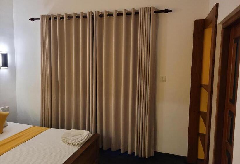 غرفة ديلوكس مطلّة علي البحر مزوَّدة بشُرفة, Janus Paradise Rest