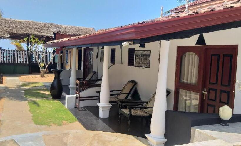 이코노미 룸, Janus Paradise Rest