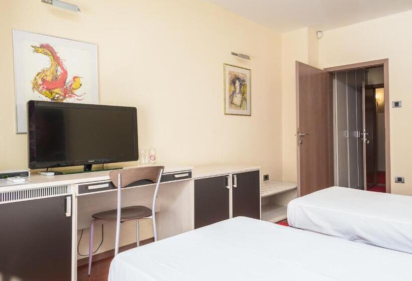 اتاق سوپریور, Pelister Skopje