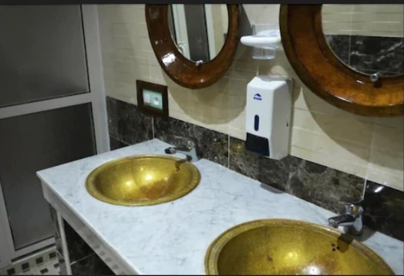 豪华房间, Des Oudaias