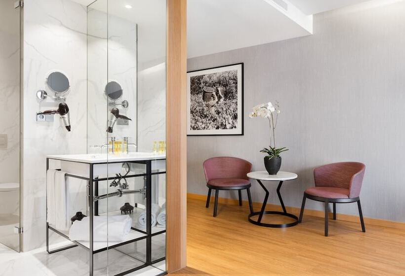 سوییت جونیور, Eurostars Porto Centro