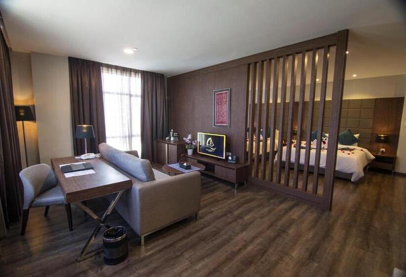 Family Suite, Goldenbay