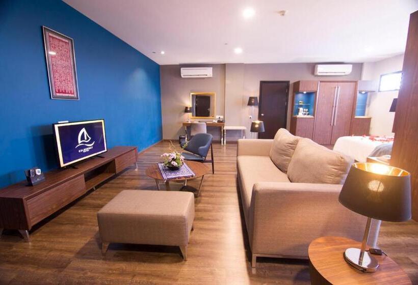 جناح جونيور, Goldenbay